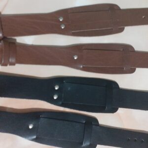 Curea ceas piele model vechi cu nituri